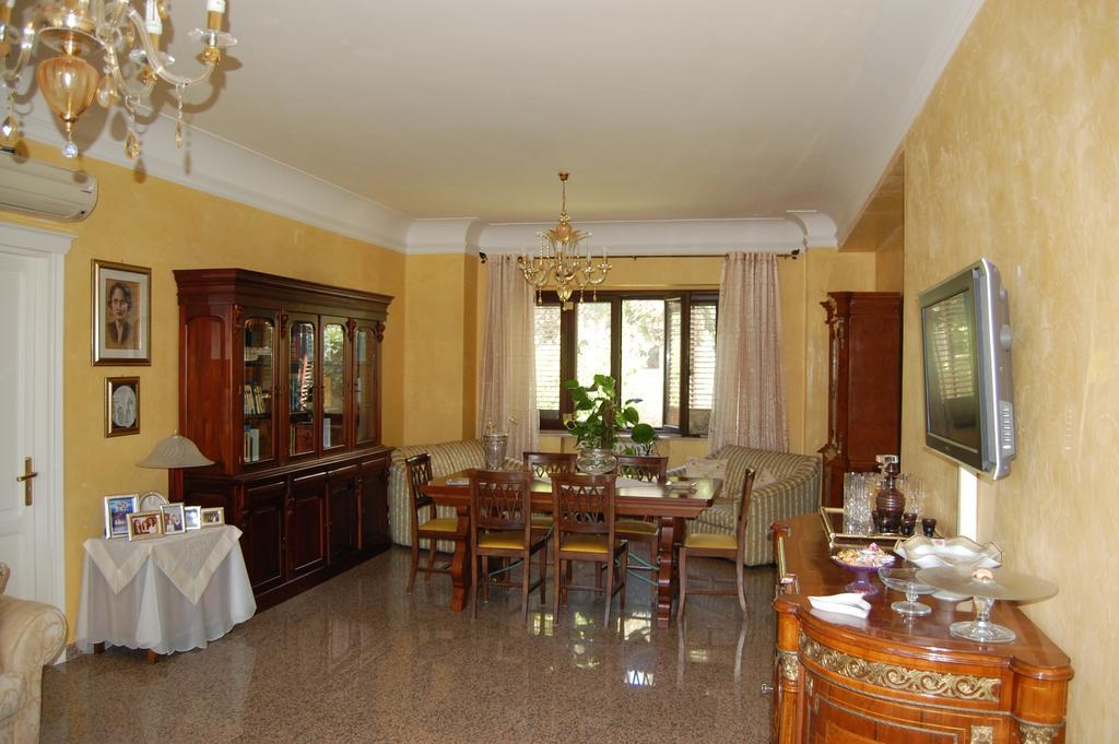 B&B Villa Francesca Soverato Marina Rum bild