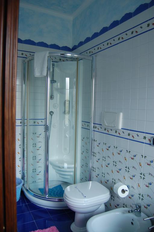 B&B Villa Francesca Soverato Marina Rum bild