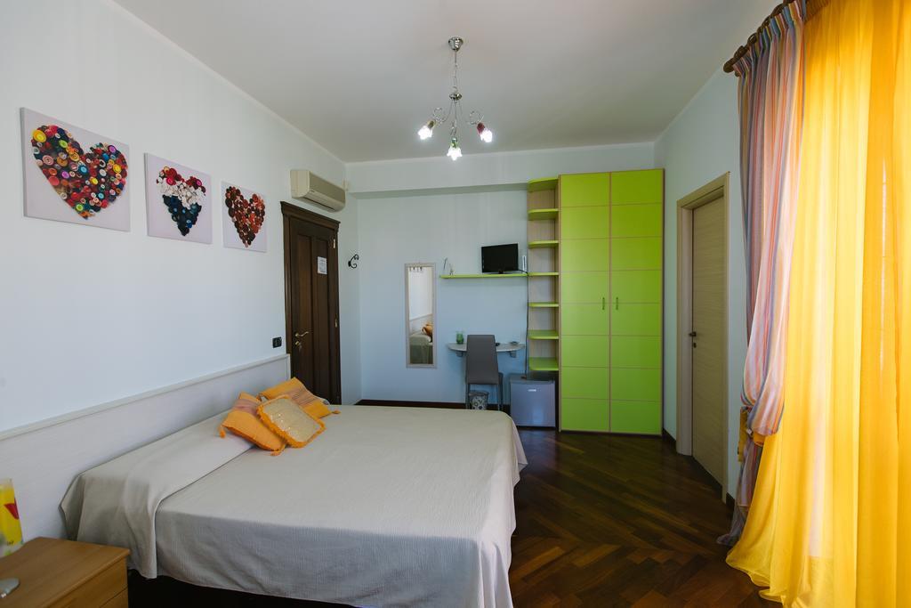 B&B Villa Francesca Soverato Marina Exteriör bild